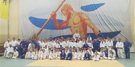 Powiększ grafikę: uczymy-sie-judo-od-najlepszych-judo-11628.jpg